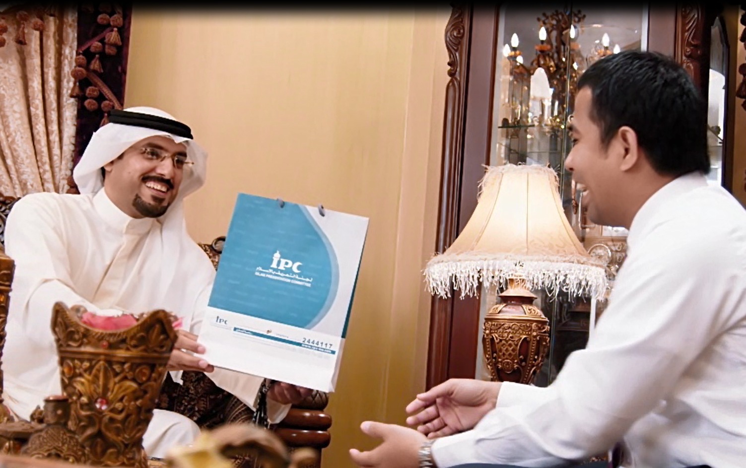 متطوع كويتي يشبه سيدنا خالد بن الوليد ...استمع لقصته