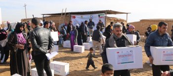 استمرار حملة دفئاً وسلاماً في إيصال المساعدات للاجئين السوريين بتركيا