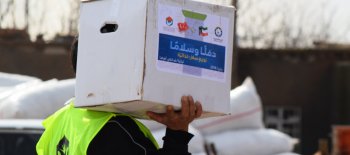 آلاف اللاجئين ينتظرون حملة دفئاً وسلاماً